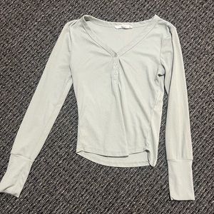 Stretchy long sleeve light green top